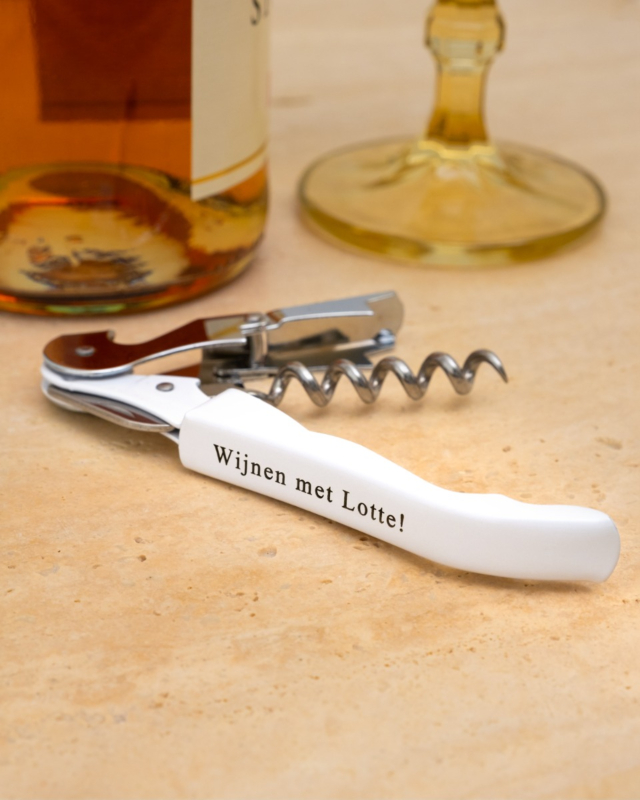 witte wijnopener met gravering