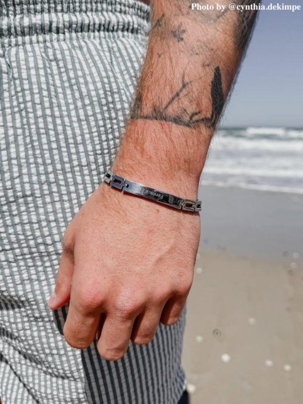 Schakelarmband met naam.