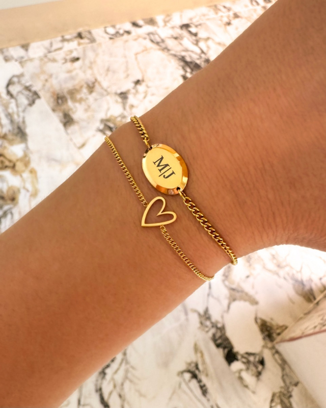 Gouden armparty met gravering