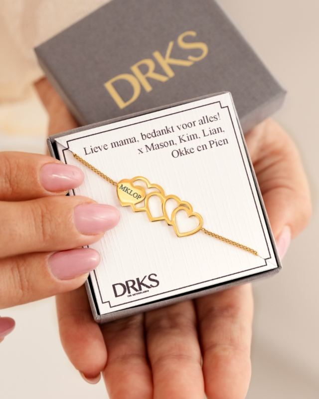 Hartjes armband in sieradendoosje