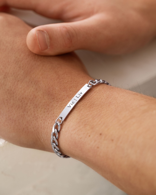 Zilveren schakelarmband met naam heren