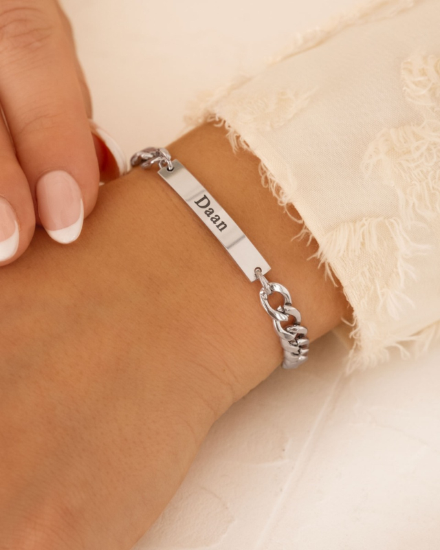 Zilveren schakelarmband bar