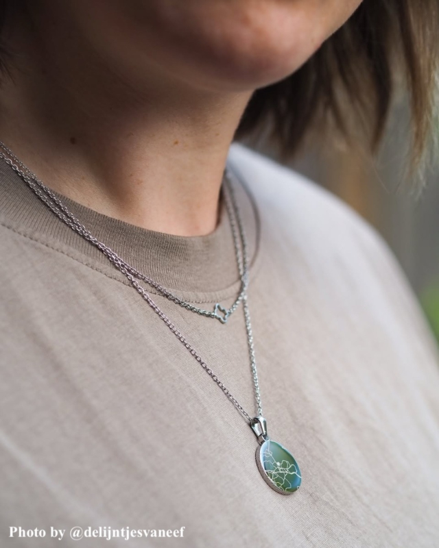 Zilveren klaver ketting.