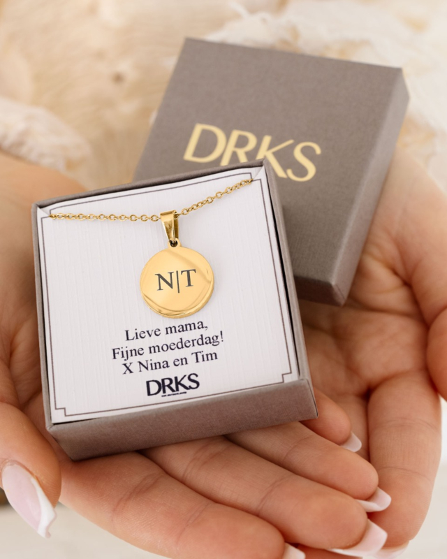 Gouden ketting voor mama in sieradendoosje