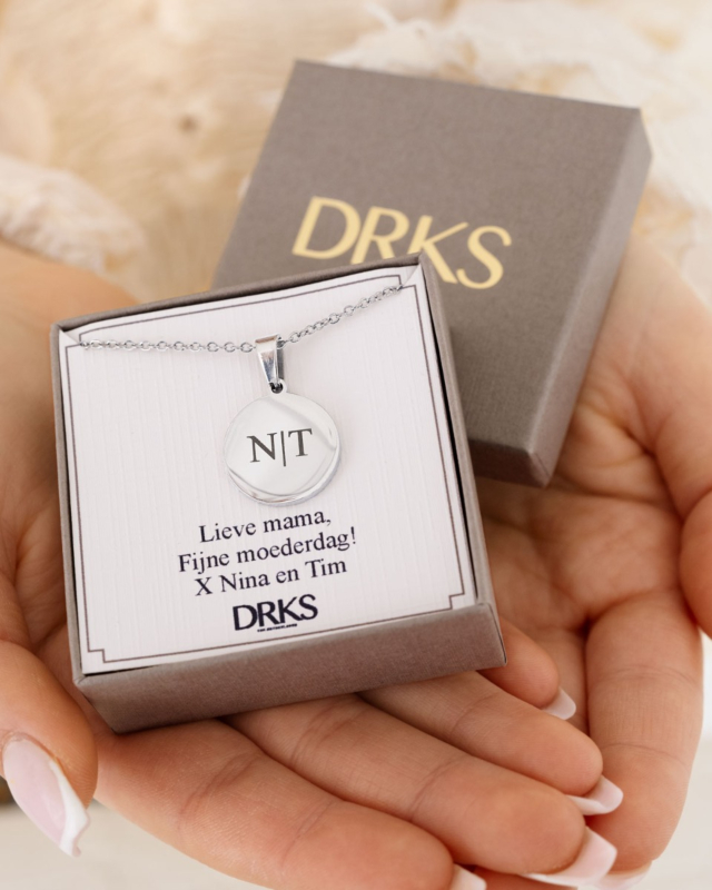 Zilveren mama ketting in sieradendoosje met tekst