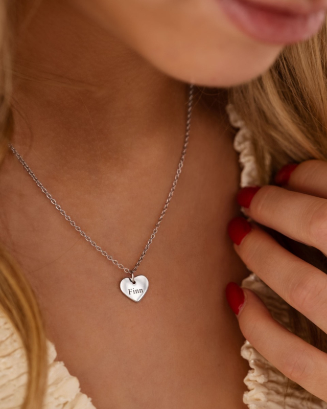 Zilveren hartjes ketting met naam