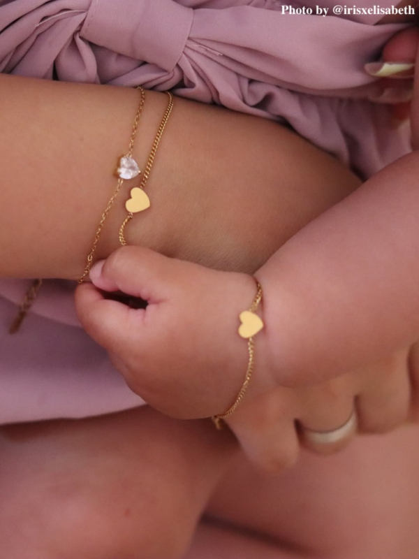 Moeder en dochter hart armbandjes.