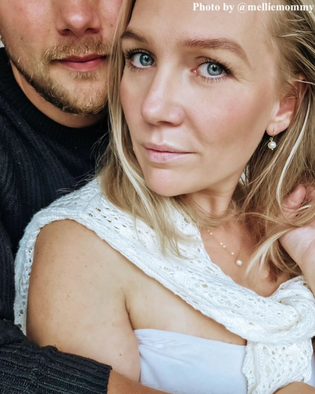 influencer draagt drks sieraden