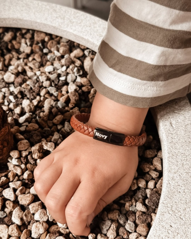 model met leren heren armband
