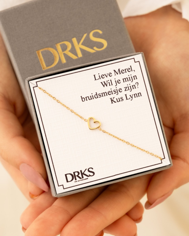 Gouden hartjes armband in sieradendoosje met tekst