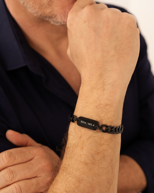 Zwarte heren armband met gravering