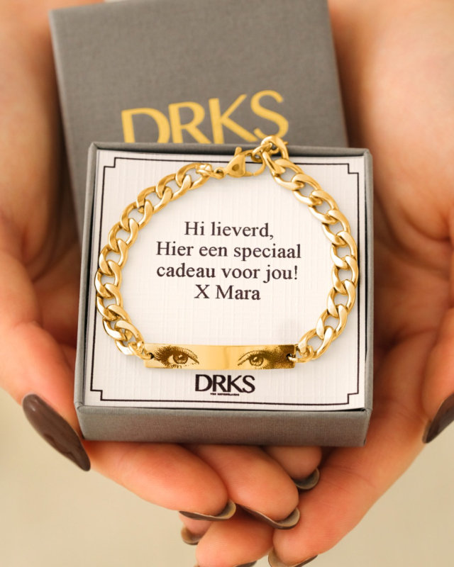 Gouden mannen armband met ogen in sieradendoosje