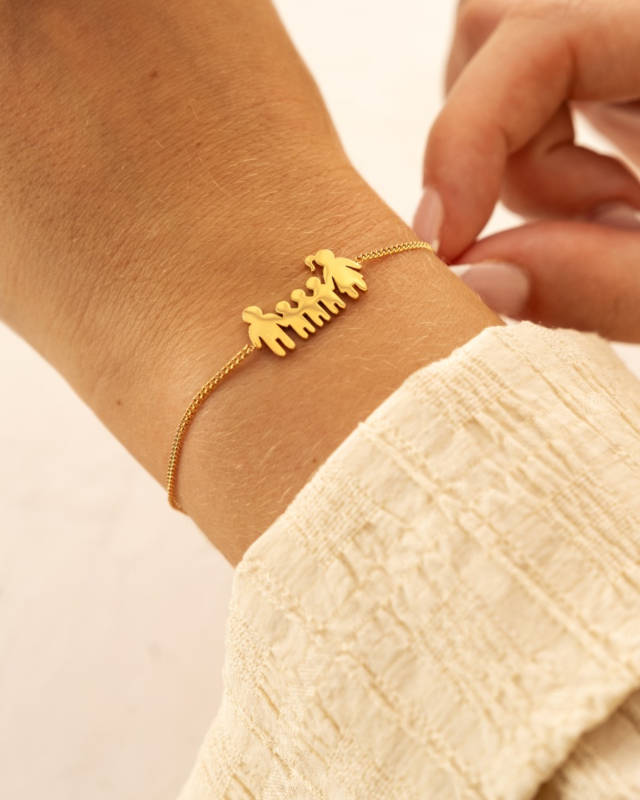 Armband man vrouw en drie kinderen goudkleurig