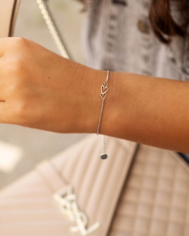 Zilveren hartjes armband
