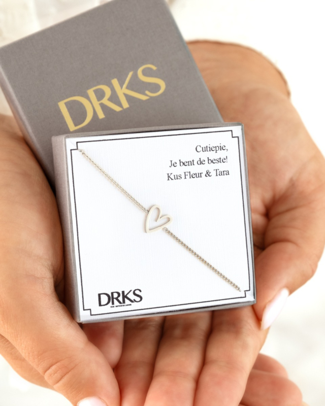 Sieradendoosje met hartjes armband