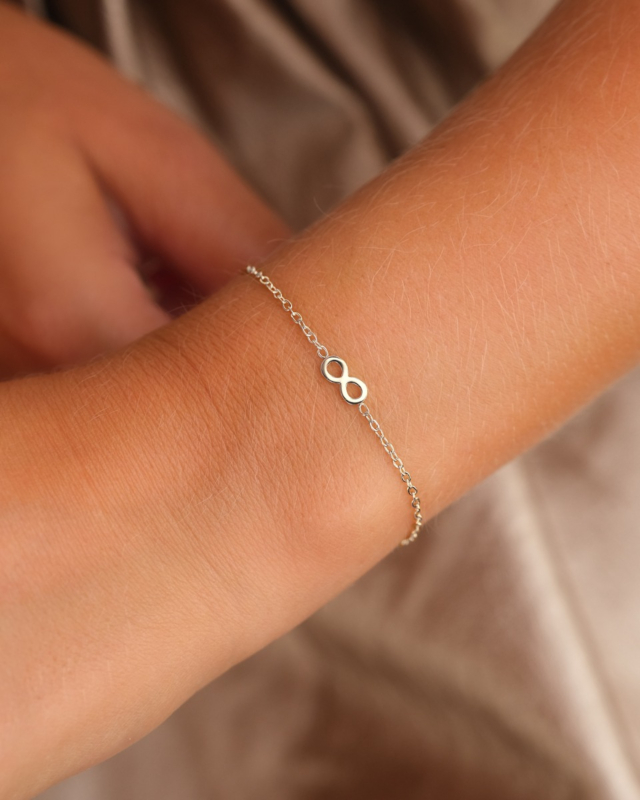 Zilveren armband mini infinity