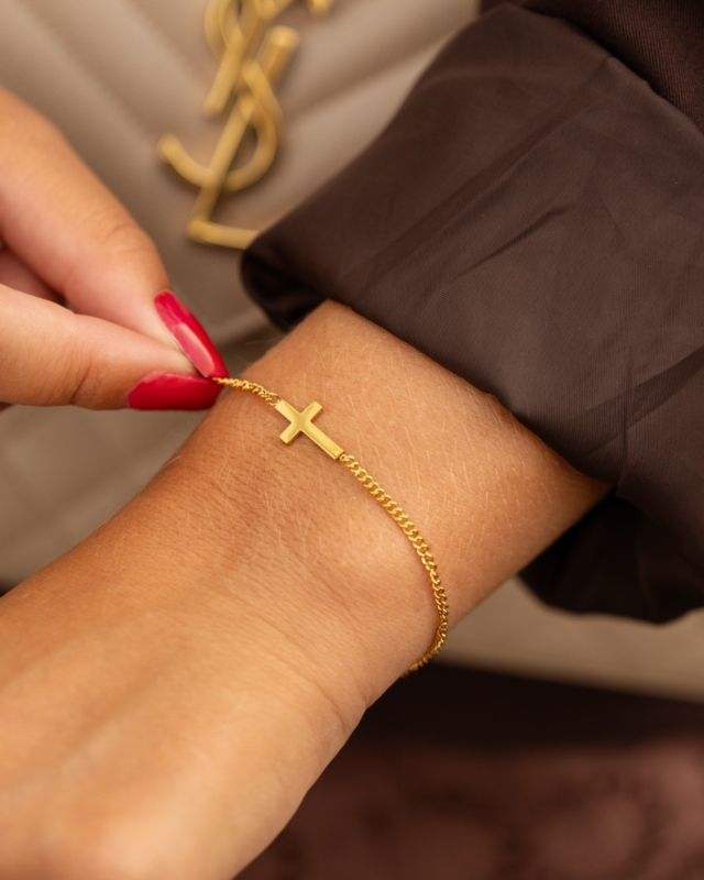 Moeder & dochter armbandjes kruisje goudkleurig