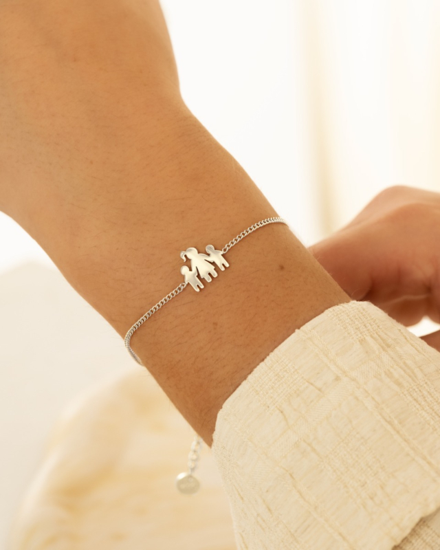 zilveren armband met moeder en 2 kindjes