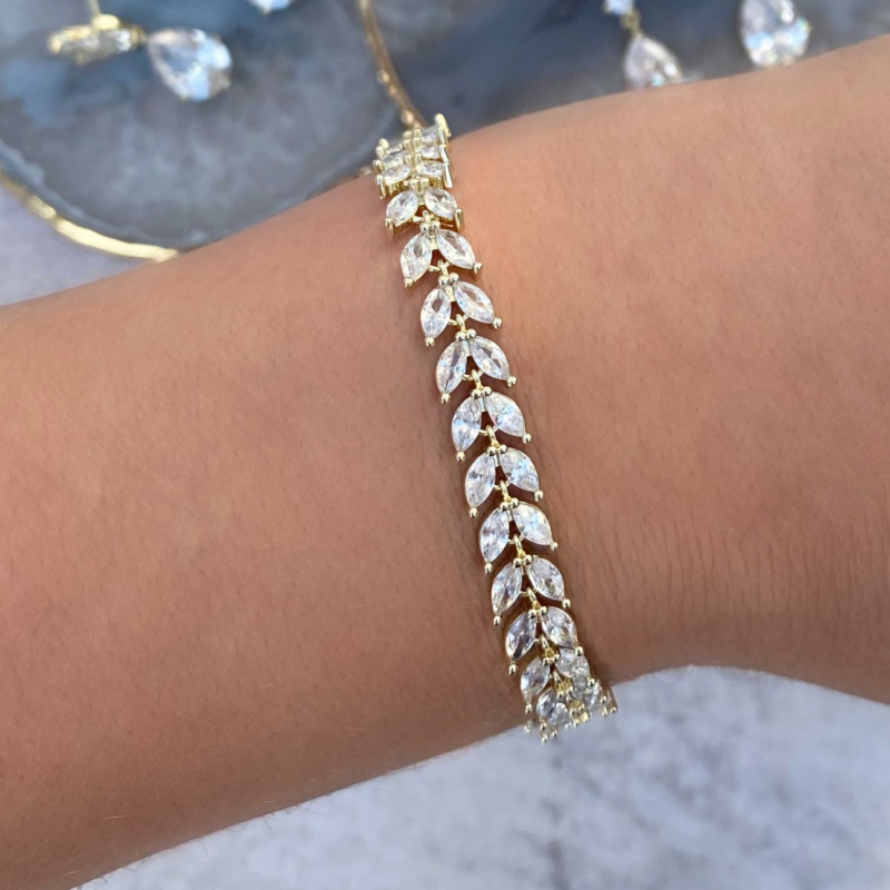 Mooie set met steentjes voor een mooie look om te kopen