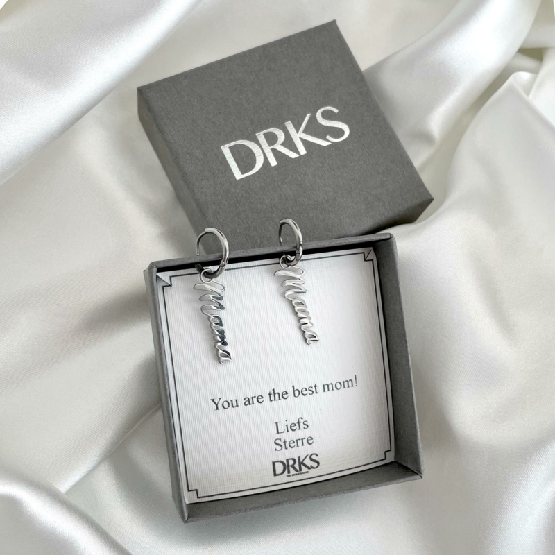 Mooie mama oorbellen in het zilver in een sieraden doosje met persoonlijke tekst