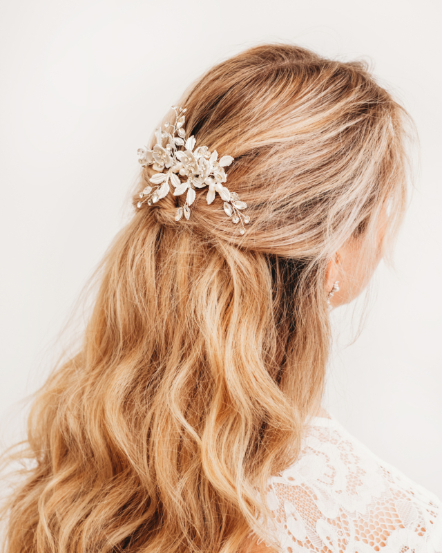 Zilverkleurige crystal haar kam