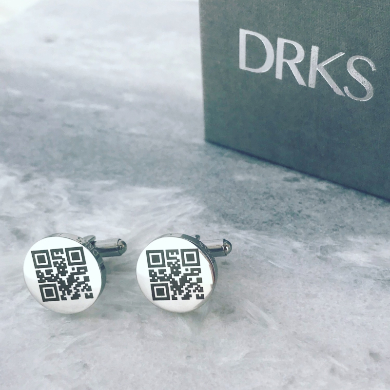 Zilveren cuffs met qr code