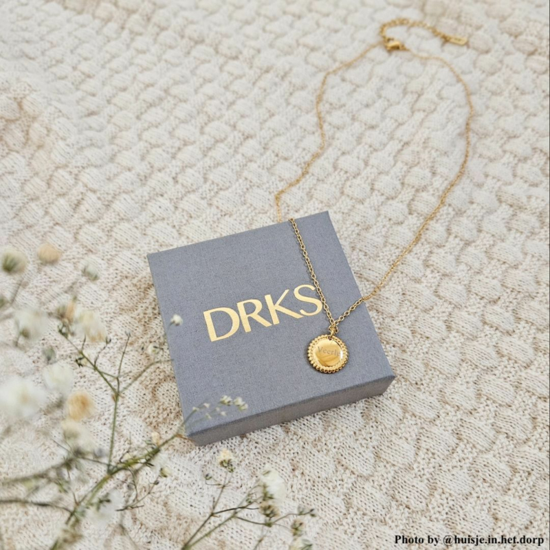 Graveerbare ketting goudkleurig met naam in doosje