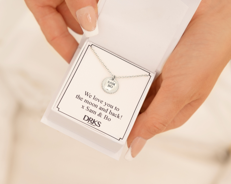 Vintage naamketting in sieradendoosje met persoonlijke tekst