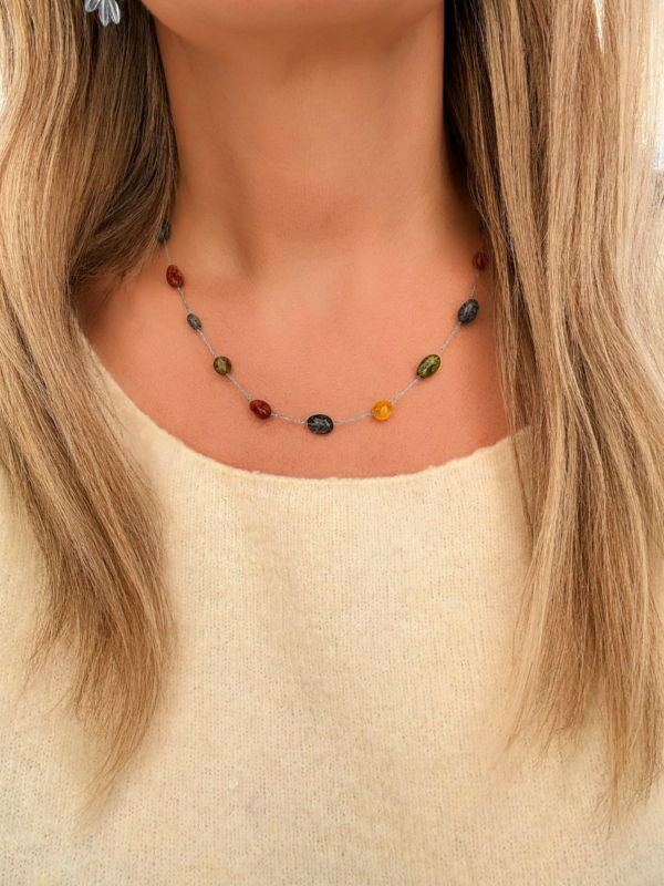 Zilveren kralen ketting met kleuren