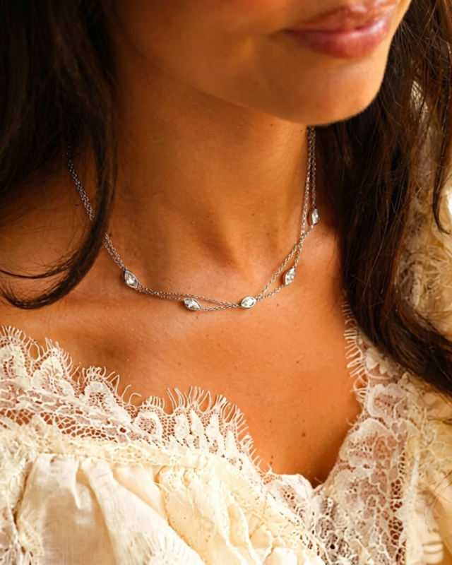 Zilveren bruids ketting met steentjes