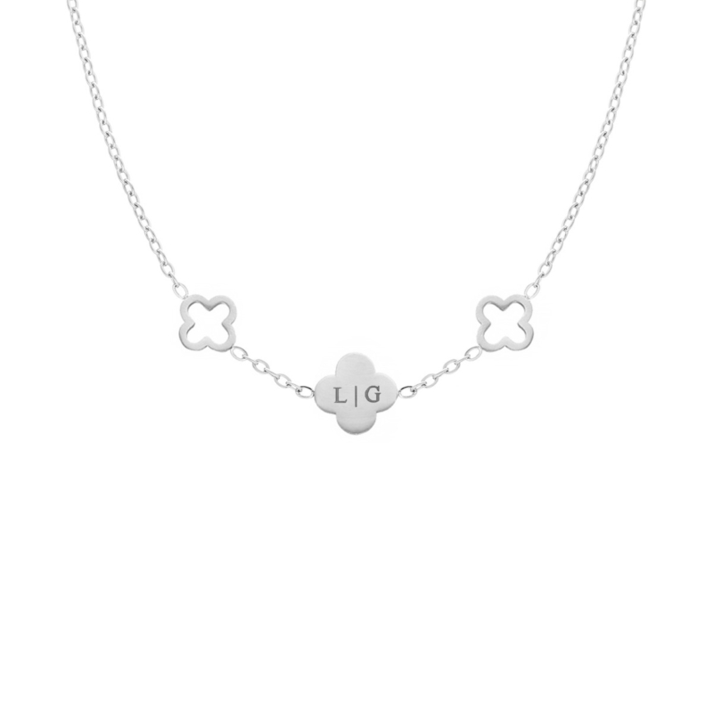 Initial ketting with triple clover