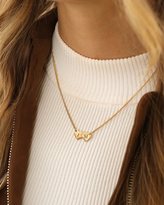 2 hartjes ketting met initialen goud