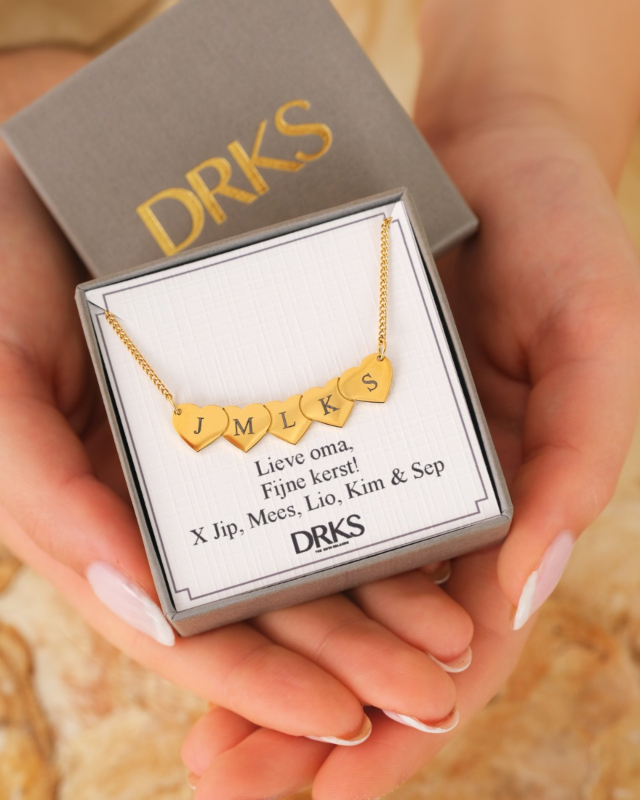 Hartjes ketting met initialen voor kerst