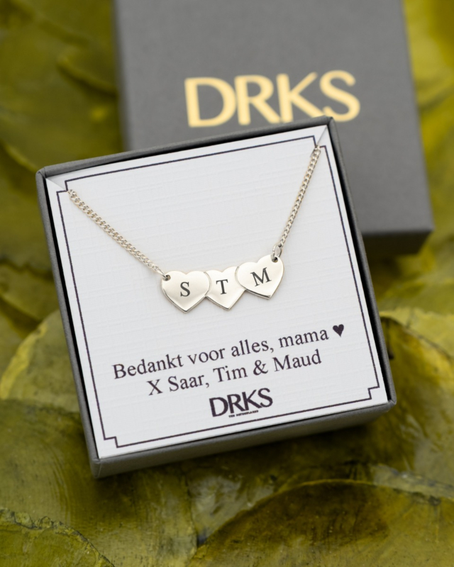 sieradendoosje met tekst met graveerbare hartjes ketting