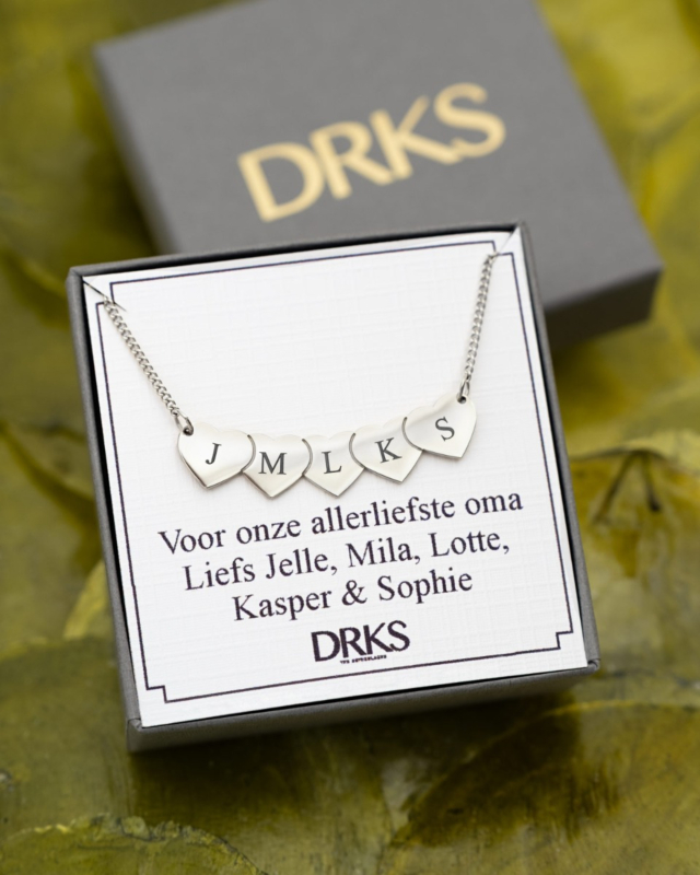 Zilveren hartjes ketting met initialen