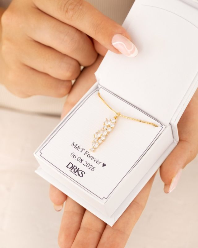 Gouden bruids ketting in sieradendoosje