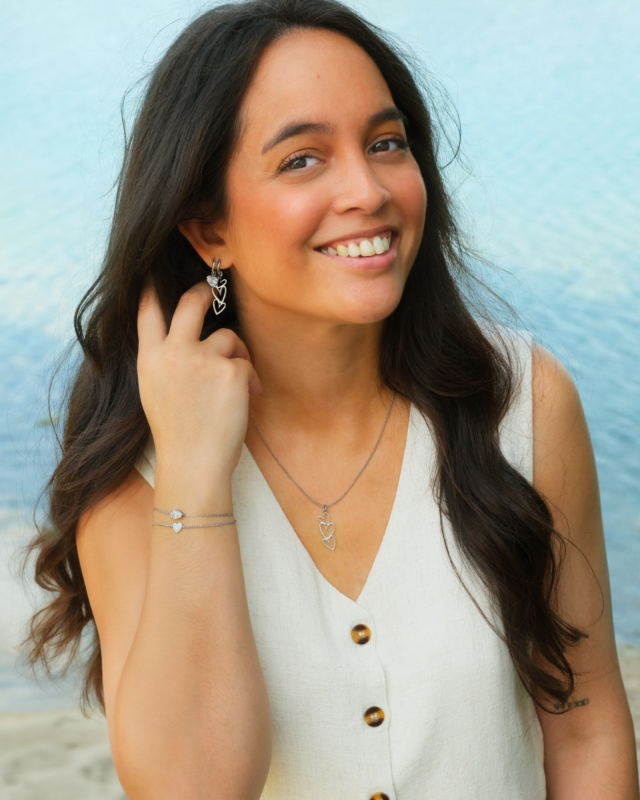 Zilveren hartjes sieraden look