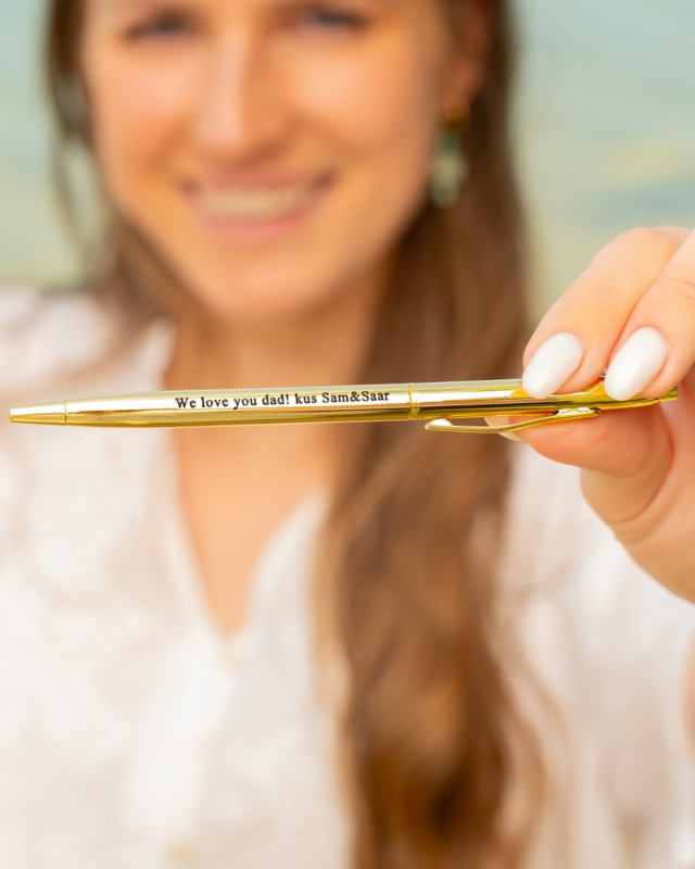 gouden pen met gravering