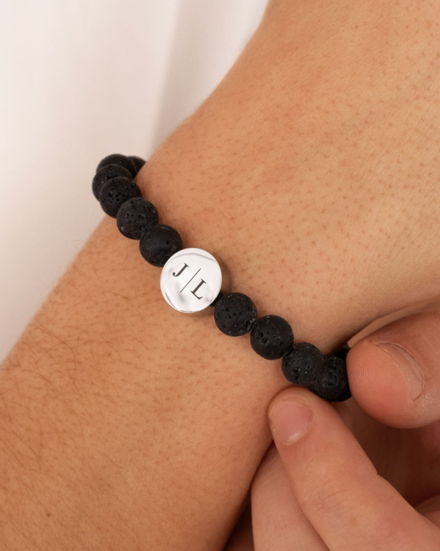 kralen armband voor heren met initialen gegraveerd