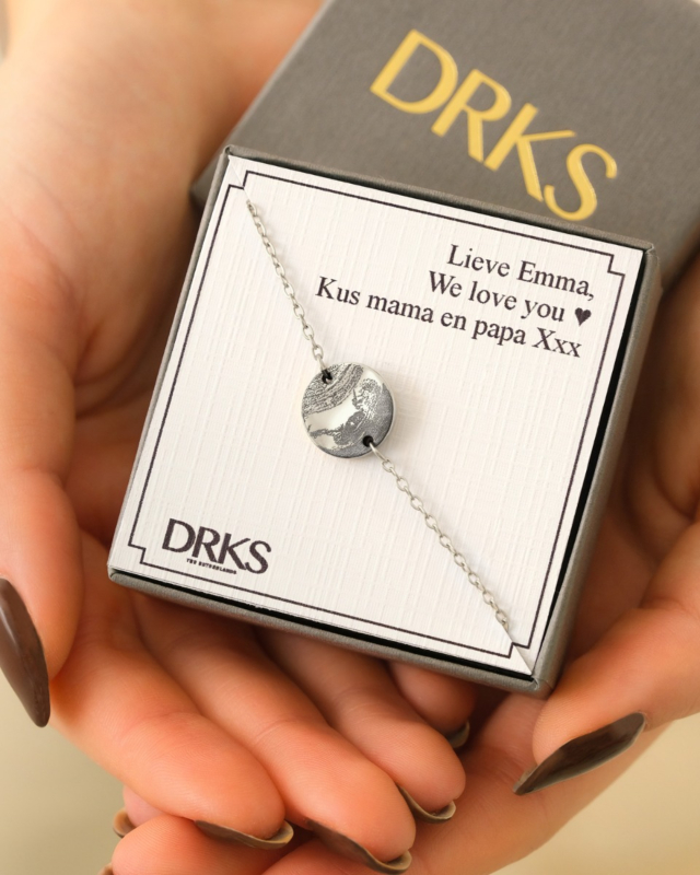 zilveren echo ketting in doosje