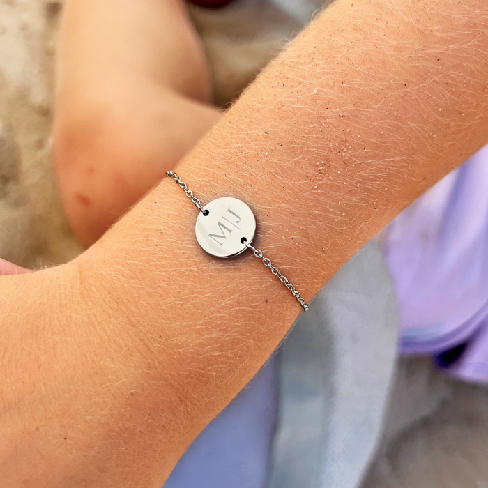 Zilveren armband met initialen baby