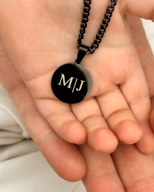 zwarte mannen ketting met letters