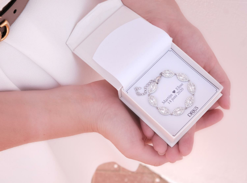 Bruids Armband Zilver in een sieradendoosje