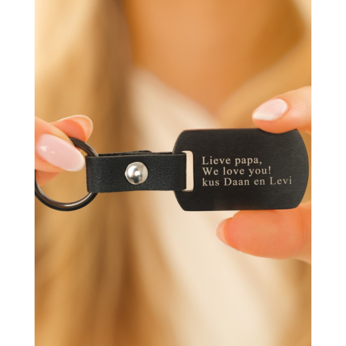 Sleutelhanger met jouw gravering zwart