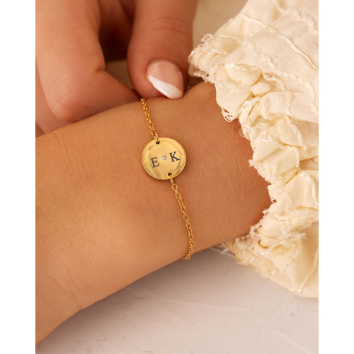 Armband 2 initialen steentje kleur goud