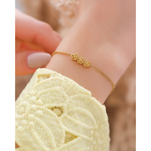 Armband triple flower goudkleurig