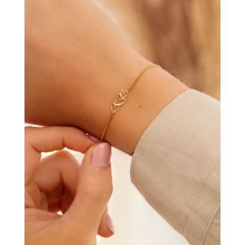 Armband triple heart goudkleurig