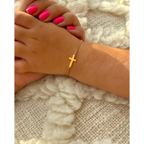 Moeder & dochter armbandjes kruisje goudkleurig