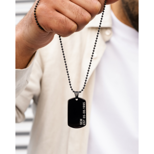 Dog tag ketting met naam en datum zwart