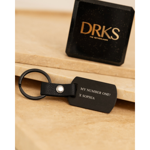 Sleutelhanger met jouw gravering zwart